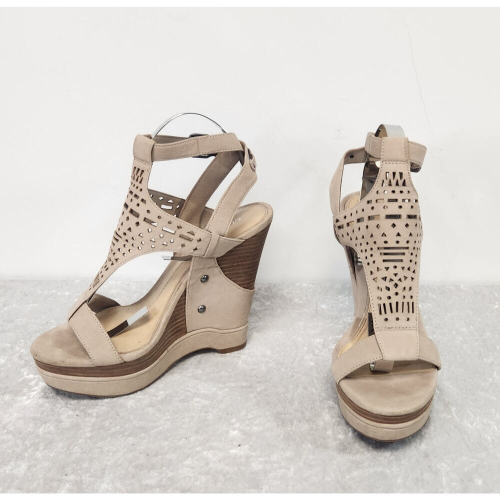 GIANNI BINI Jentrie Nubuck Womens Beige T-Strap Platform Wedge Sandals-Size 9M